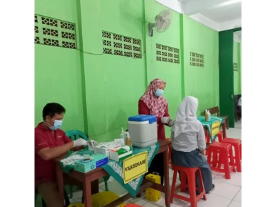 proses penyuntikan vaksin 2